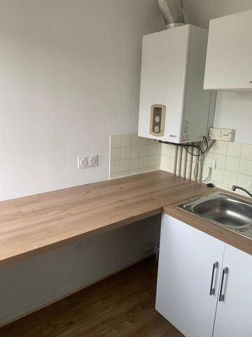 A LOUER ANGERS DOUTRE - T1 rénové situé 45 rue ... - Photo 3