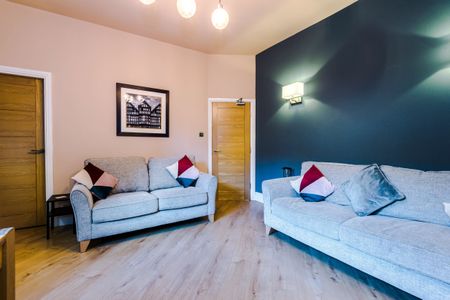 UK Award Winning, exceptionally high standard, design-led, immaculate, quiet but friendly & sociable shared home in prime location, close to Chester City Centre, transport, good shops and leisure. Room 2 - Photo 3