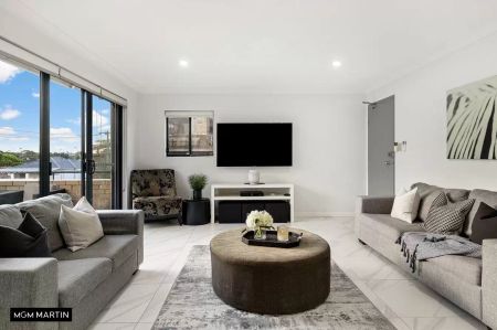 MGM MARTIN - TWO BEDROOM APARTMENT - Photo 2