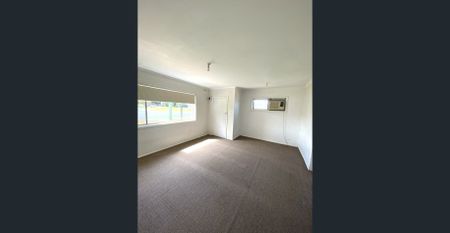 Two Bedroom Flat - Photo 3