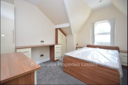 2 Bedroom Apartment Hyde Park - Photo 3