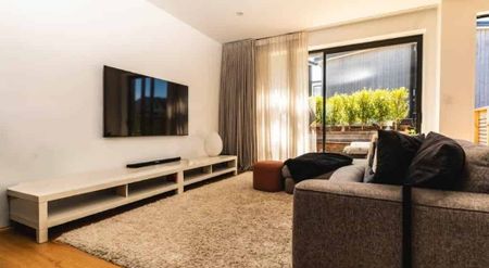 Warm and Inviting St Vincents Ave Beauty - Photo 2