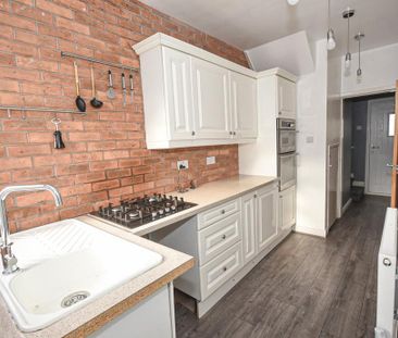 2 bedroom terraced house to rent - Photo 4