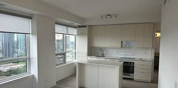 Hurontario And Elm Dr Luxurious 2Bdrm Corner Unit Lrg Windows - Photo 2