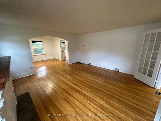 For Lease - 8186 Islington Avenue, Vaughan, Ontario - Photo 1