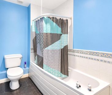 2 bedroom flat to rent - Photo 6
