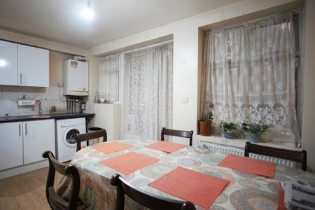 5 bedroom semi-detached house to rent - Photo 5