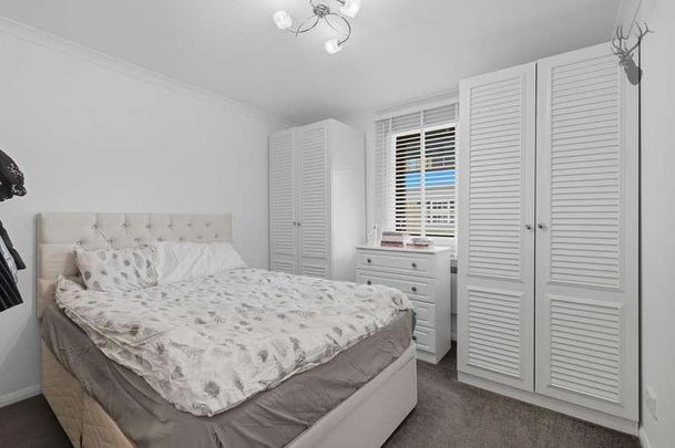 East Smithfield, Wapping, E1W - Photo 1