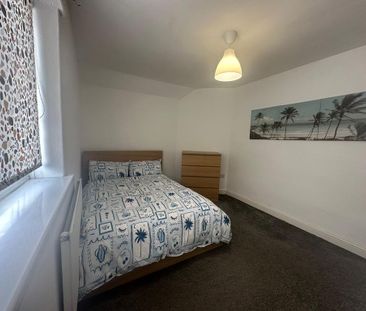 4 bedroom house of multiple occupation to rent - Photo 1