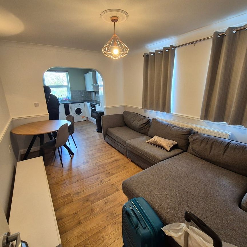 4 Bed Maisonette, Locket Road, HA3 - Photo 1