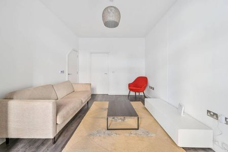 3 bedroom flat to rent - Photo 3