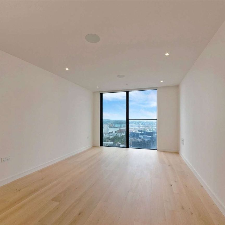 Superb one bedroom apartment situated on the 31st floor of this popular Hampton Tower Development. - Photo 1
