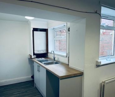 2 bedroom terraced house to rent - Photo 2