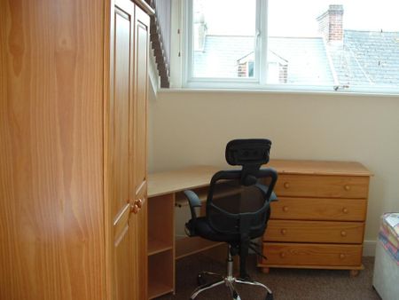 5 bedroom terraced house to rent - Photo 3