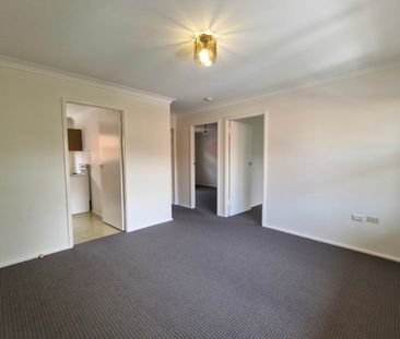 Beautifully Presented 2 bedroom unit - Photo 2