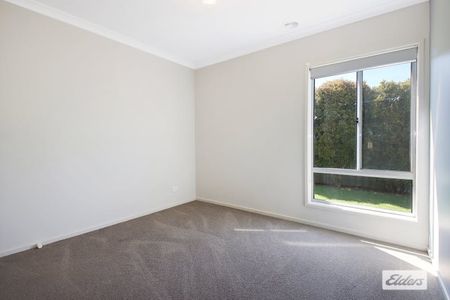 4 Bedroom Home Close to Shopping and Schools - Photo 3