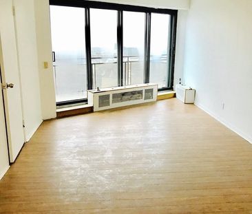 3455 Chemin de la Côte-des-Neiges apartment — Montréal, QC (2-Bedroom) - 2 Bedroom - Photo 4