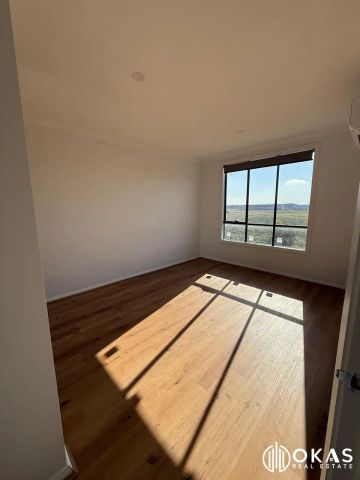 “Beautiful Double Storey Townhome For Lease in Truganina” - Photo 4