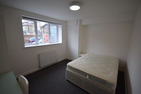 To Rent Seamoor Lane, Westbourne, Bournemouth, BH4 £3,150 pcm Tenancy Info - Photo 3