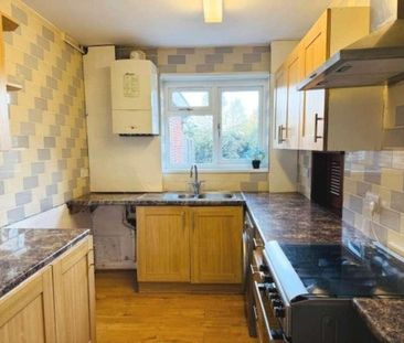 Laburnum Road, High Wycombe, HP12 - Photo 2