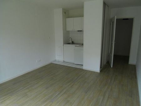 Location Appartement 1 pièce 24m² - Photo 3