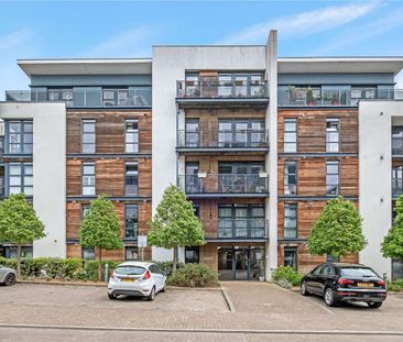 A bright one bedroom flat with a private balcony and underground pa... - Photo 5