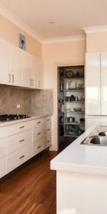 Move-In Ready Share House – Ideal for Students/FIFO - Photo 3