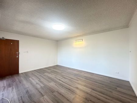 Home For Rent - Photo 4