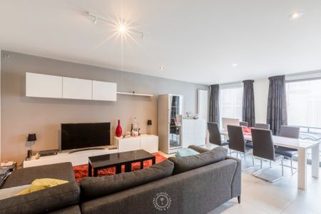 Centraal gelegen 2 slaapkamer appartement - Photo 2