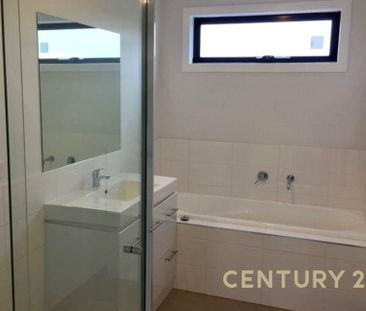 Modern Townhouse Living - Photo 3