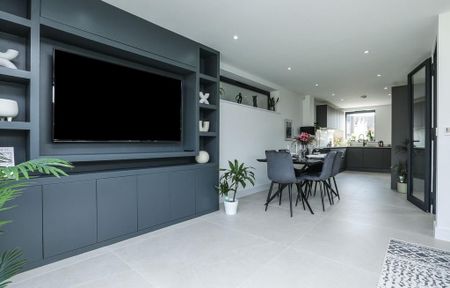 4 bedroom semi-detached house to rent - Photo 3