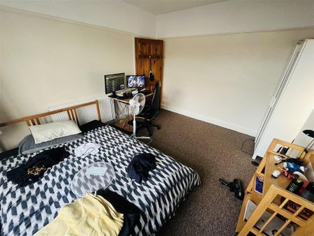 4 bedroom terraced house to rent - Photo 2