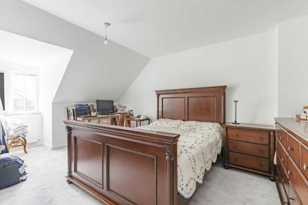 4 bedroom semi-detached house to rent - Photo 4