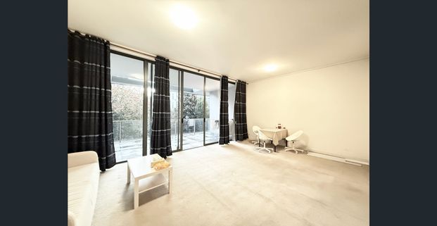 Spacious & Fully Furnished 2-Bedroom Apartment in the Heart of Rhodes - Photo 1