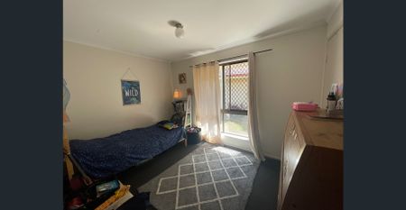 Spacious 3-Bedroom Home in the Heart of Carrara - Photo 2