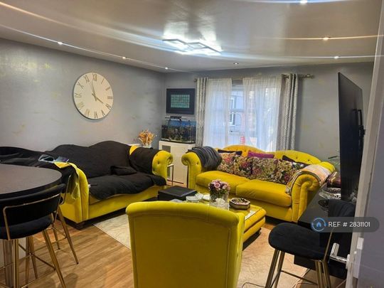 2 bedroom flat to rent - Photo 1