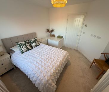 3 bedroom semi-detached house to rent - Photo 6