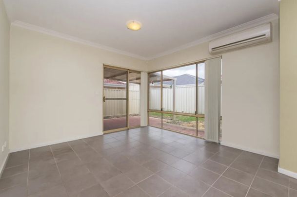 Queens Park - Photo 1