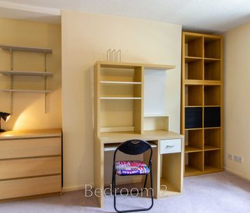 Room 1 - Photo 3