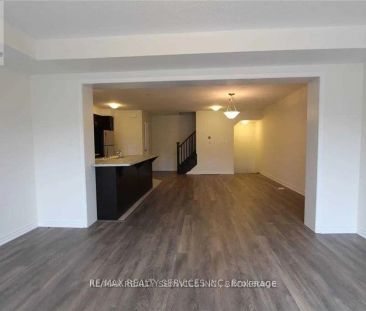 111 BOND HEAD COURT - Photo 1