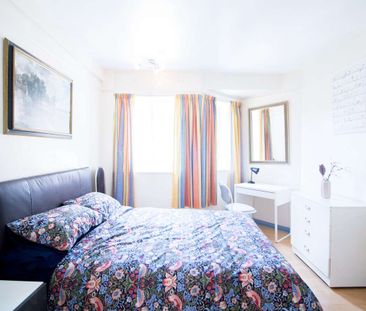 West Kensington Court A Room A Room C Room B - Photo 4