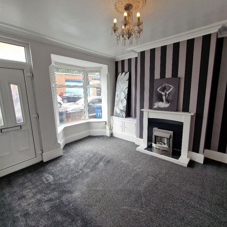 2 bedroom terraced house to rent - Photo 1