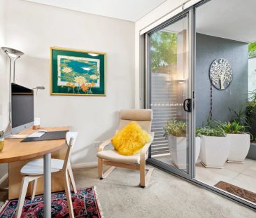 Oversized Ground floor Courtyard Apartment - Photo 1