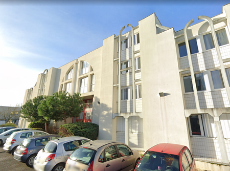 Logement meublé, parking inclus – Proche du centre-ville - Photo 3