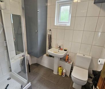 Room in a Shared House, Long Lane, CR0 - Photo 6