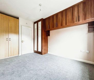 3 bedroom end of terrace house to rent - Photo 3