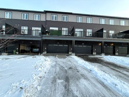 For Lease - 1079 Speedvale Court, Kanata, Ontario - Photo 4