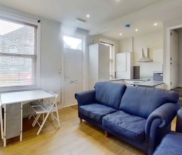 Victoria Road, Kirkstall - Photo 1