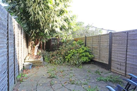 2 bedroom terraced house to rent - Photo 2