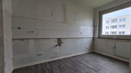 Platz für die ganze Familie… WBS erforderlich teilsanierte 4 Zimmer in der 1 Etage mit Balkon - Foto 3